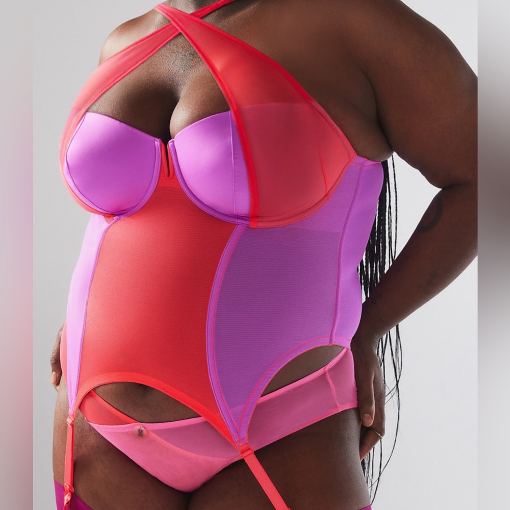 NWT “I Dare Hue” color block bustier and panty set 2X